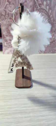 PC°7 - porte clé initiale gros pompon
